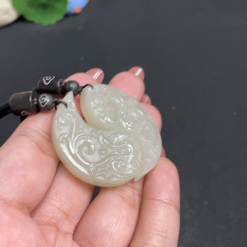 H34011033 Hetian Jade Pendant