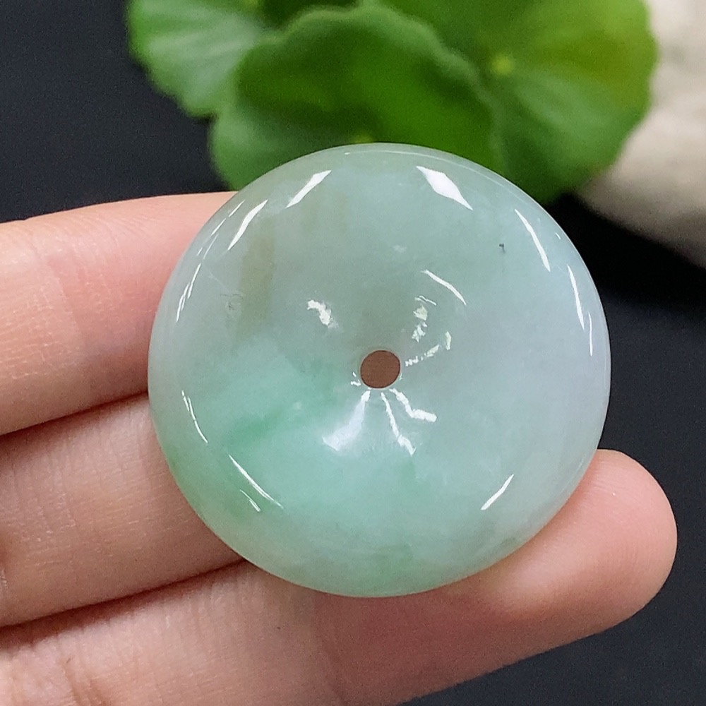 F35115465 Jadeite Peace Knot Pendant Total Weight Approximately 14.85g