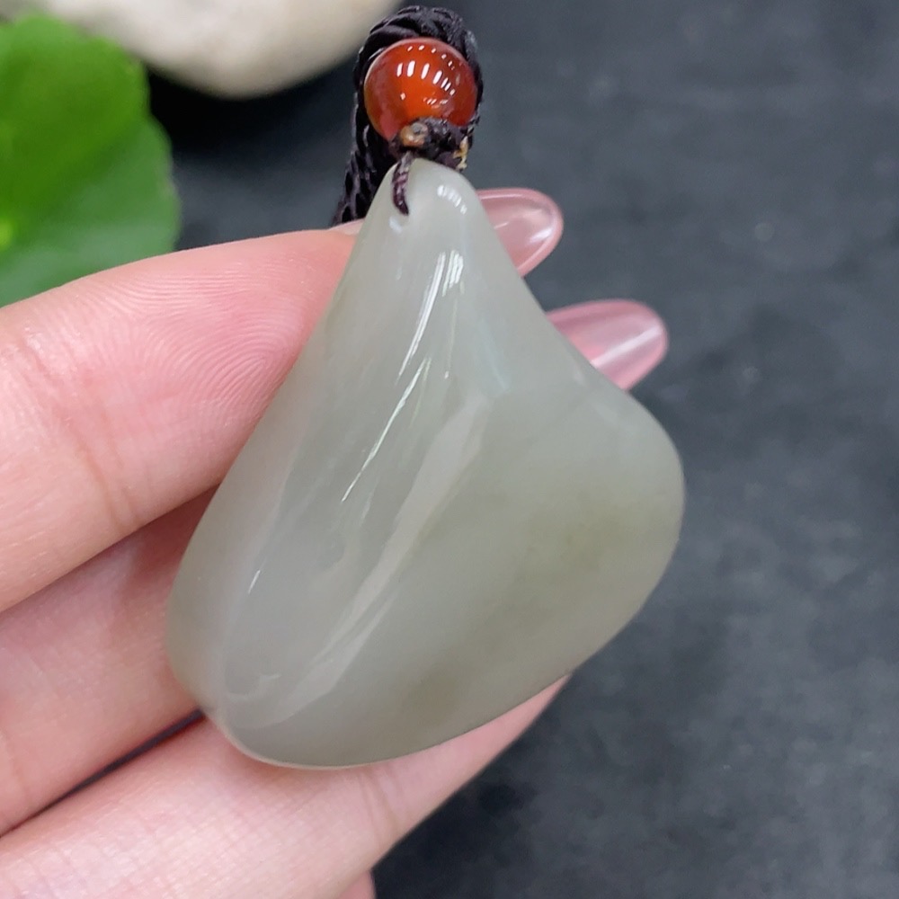 H33945092 Hetian Jade Pendant Free Form