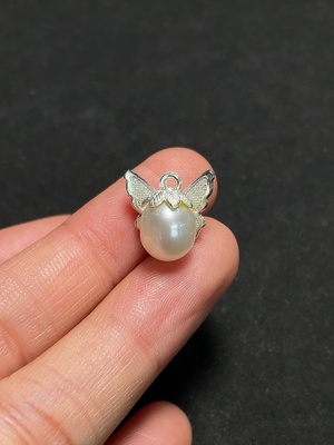 C43207871 海水珍珠饰品 非金 货品总重约1.9g 卡8mm左右