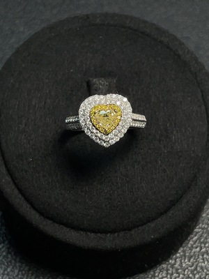 Z35202667 Diamond Ring 18k Gold with Undetermined Bottom Color, Color Origin Undetermined, Yellow Accent Stones of Uncertain Natural Origin, Total Weight Approximately 6.36g, Size 15.5, Marking D0.564ct