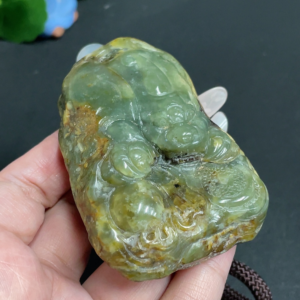 H28233600 Hetian Jade Handheld Ornament - Auspicious Beast