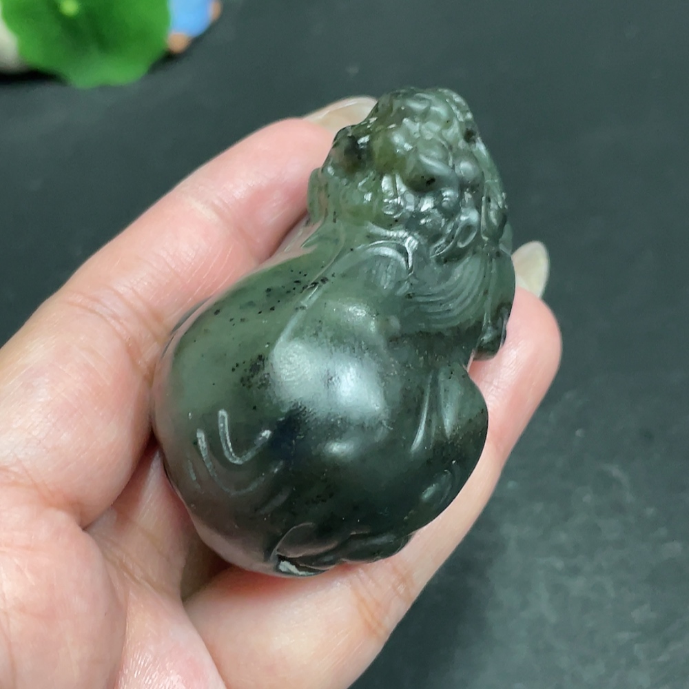H30551787 Hetian Jade Handheld Carving - Auspicious Beast - Contains Other Mineral Components, Total Weight Approx. 114.3g