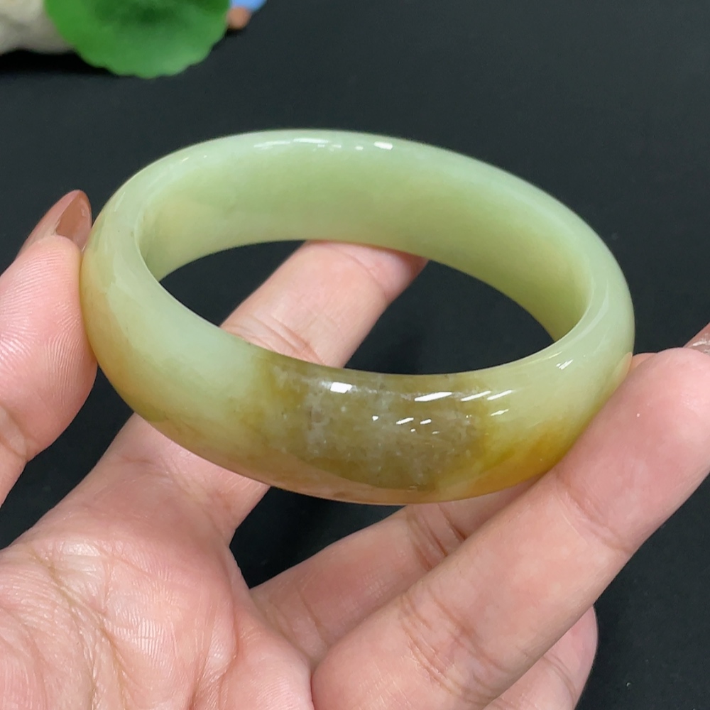 H35100455 Hetian Jade Round Bracelet Size 58.5 Total Weight Approx. 66.6g
