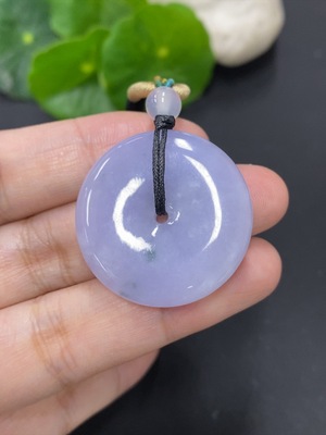 F44321449 翡翠平安扣 货品总重量约15克（含绳重）