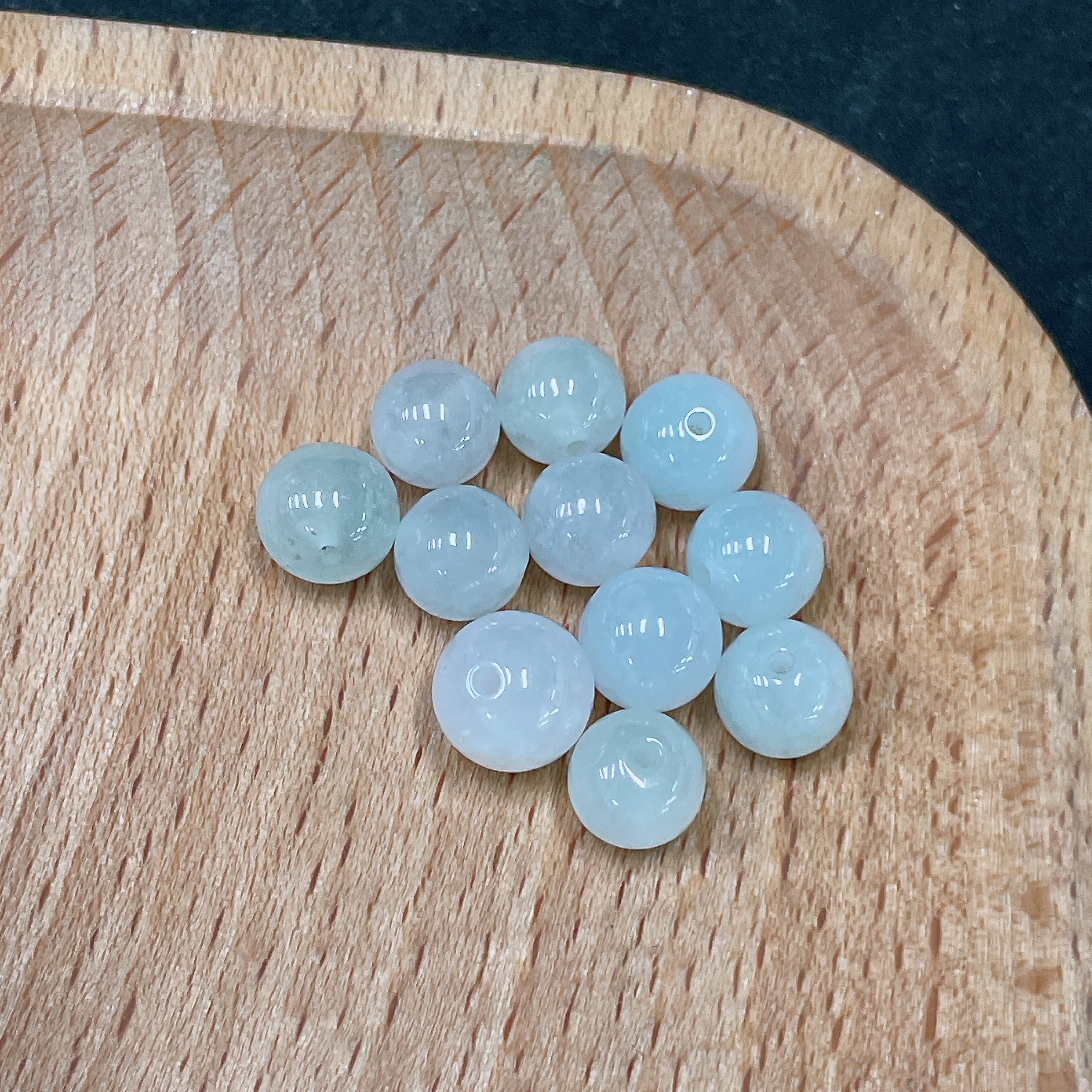 F35138929 Jadeite Beads Sell as a Lot