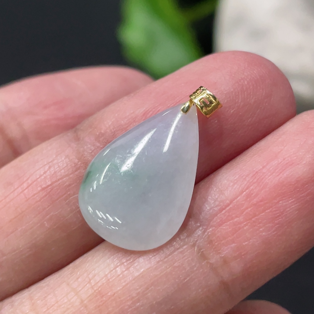 F35107990 Jadeite Waterdrop Pendant with 18K Gold Clasp, Total Weight Approx. 1.56g