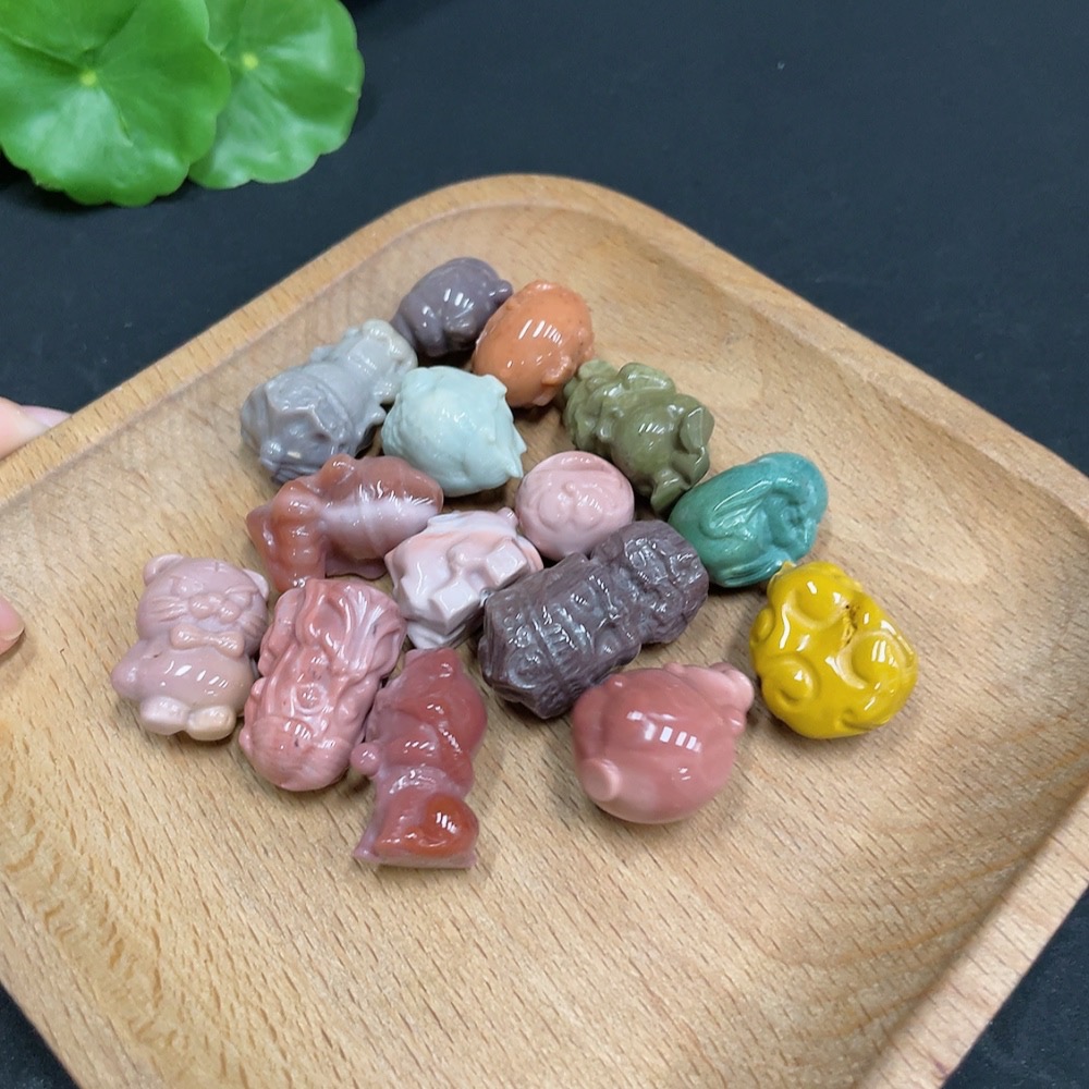 H35110071 Alashan Agate Pendant with other mineral components, total weight approximately 93.1g