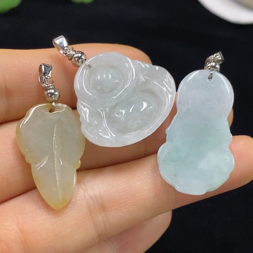 F33911678 Jadeite Pendants Sell as a Lot Non-Gold