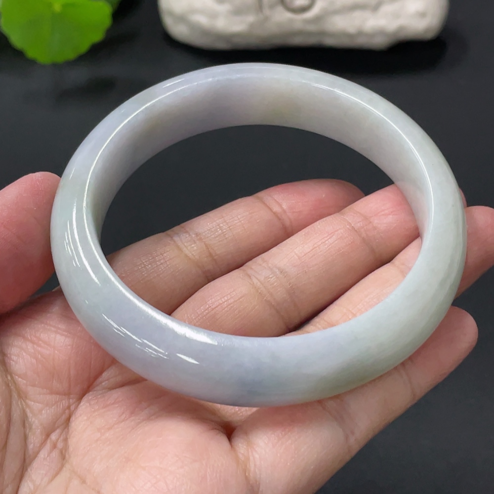 F33838255 Jadeite Round Bangle, Total Weight Approx. 73.4g, Inner Diameter 60.2
