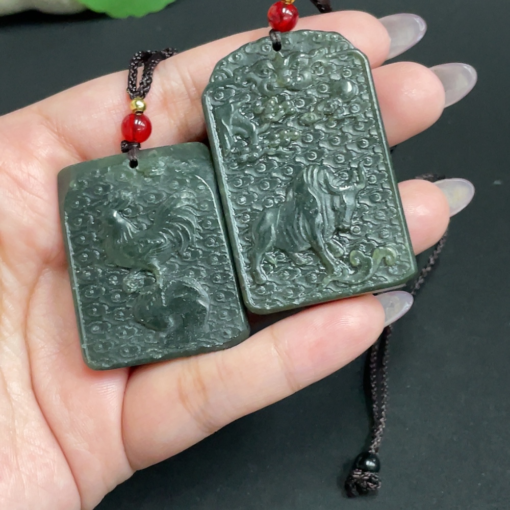 H33901582 Hetian Jade Pendant - Bull Turning Fortune Rooster (Total Weight approx. [with rope] 69.8g)