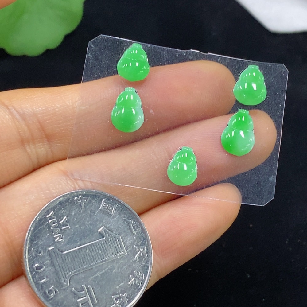 F34044242 Jadeite Inlaid Pieces Sell as a Lot