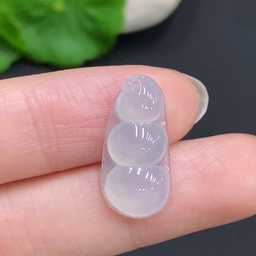 F35161140 Jadeite Lucky Bean Pendant, Total Weight Approx. 1.56g