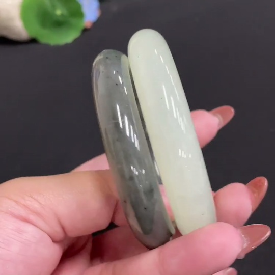 H34005933 Xiuyu (Serpentine Jade) Round Bracelet