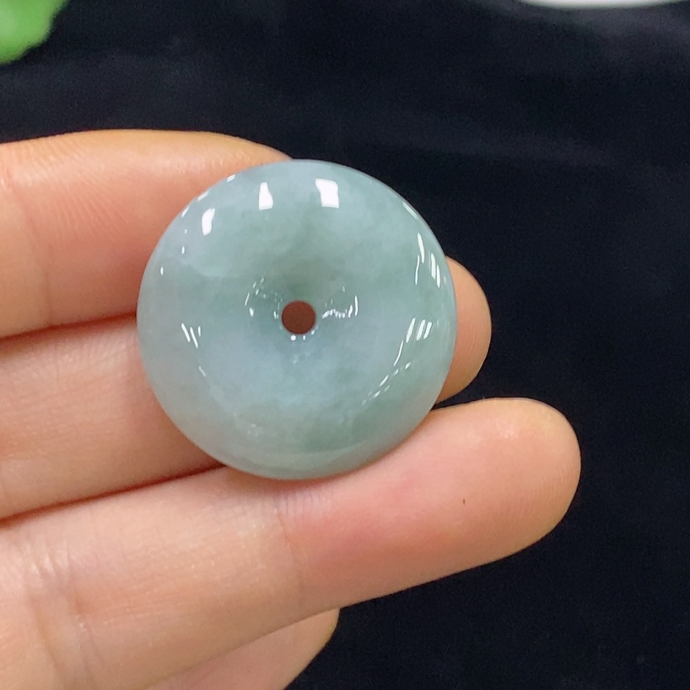 F32790331 Jadeite Pendants Sell as a Lot