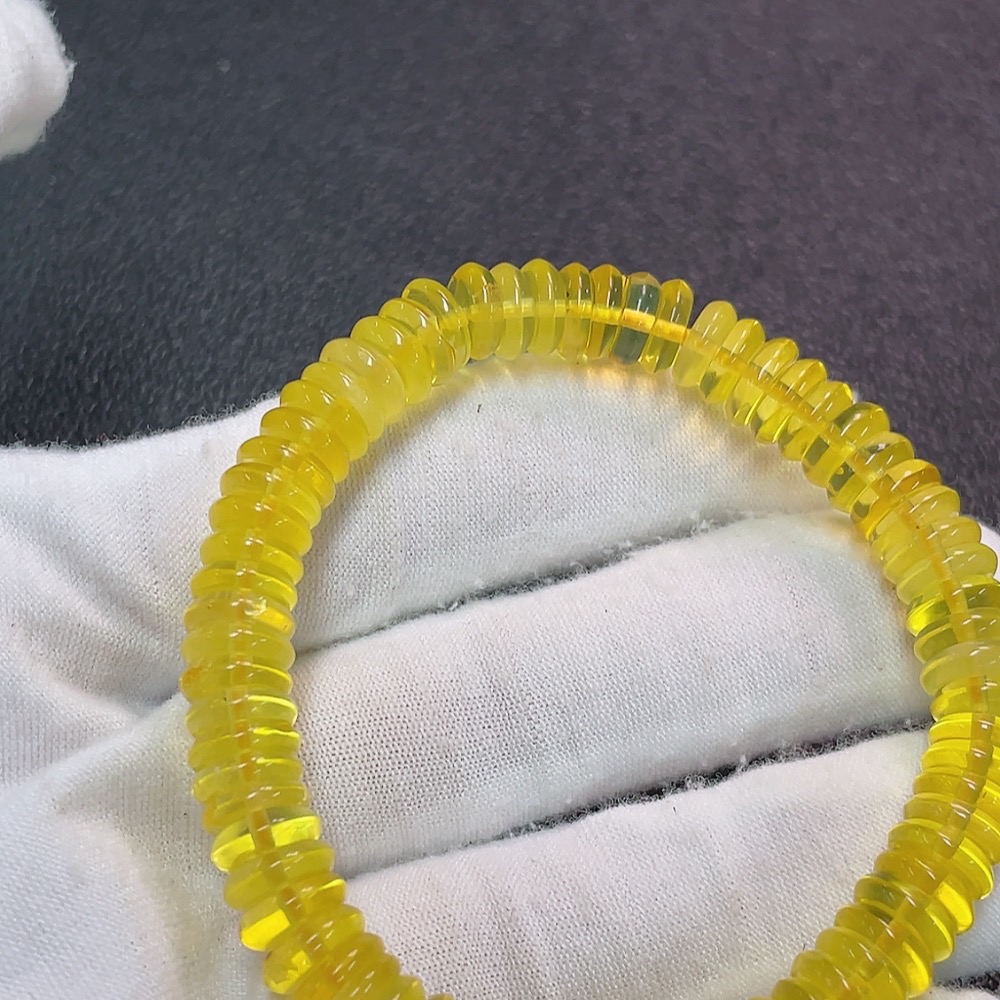 C32786262 Amber Beeswax Bracelet, Total Weight Approx. 8.94g, Size About 8.3mm
