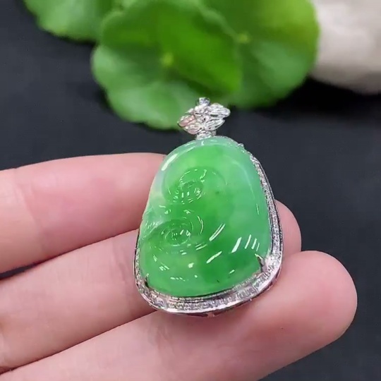 F33947145 Jadeite Ruyi Inlaid Pendant 18K Gold Total Weight Approx. 5.7g (With Diamond Accents)