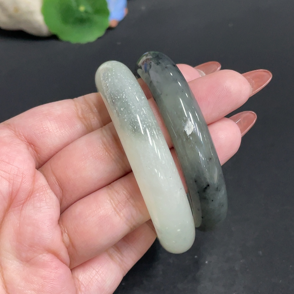 H34005933 Xiuyu (Serpentine Jade) Round Bracelet