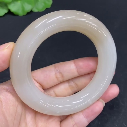 H33879225 Hetian Jade Round Bangle, Size 54.4, Total Weight Approx. 103.6g