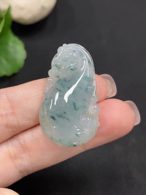 F20281237 Jadeite Fushou pendant Total weight: 8.590g