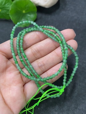 F34976428 Jadeite bead necklace, approx. 3mm, total weight about 7.87g
