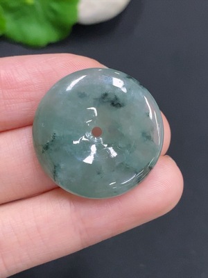 F35160197 Jadeite Peace Knot Total Weight Approximately 8.1g