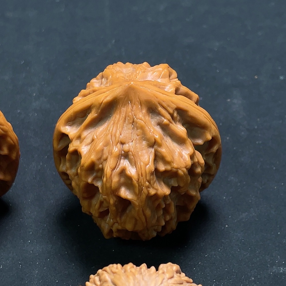 W34993274 Walnuts Sell as a Lot
