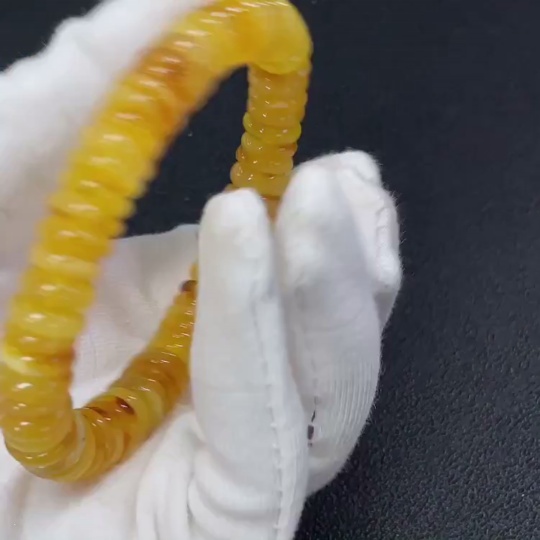 C28301995 Amber Beeswax Bracelet, Total Weight Approx. 12.65g, Size Approx. 9.7mm