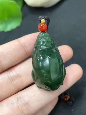 H42956900 和田玉碧玉挂件   貔貅  货品总重约（含绳） 26.3g