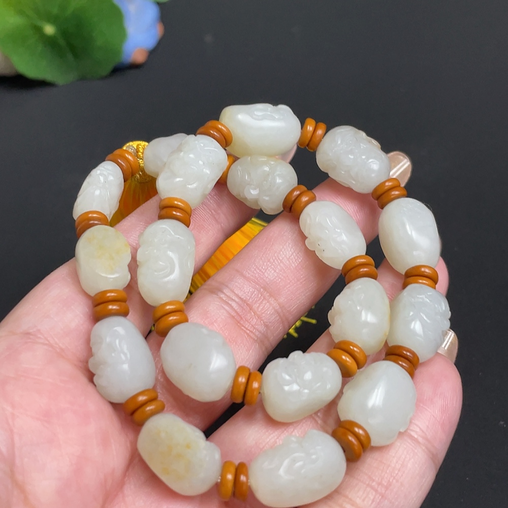 H32766524 Hetian Jade Eighteen Arhats Bead Necklace