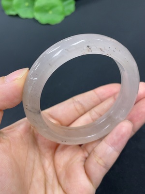 H42052569 非洲翠（独龙玉）正圈手镯    圈口51.5     货品总重约41.3g