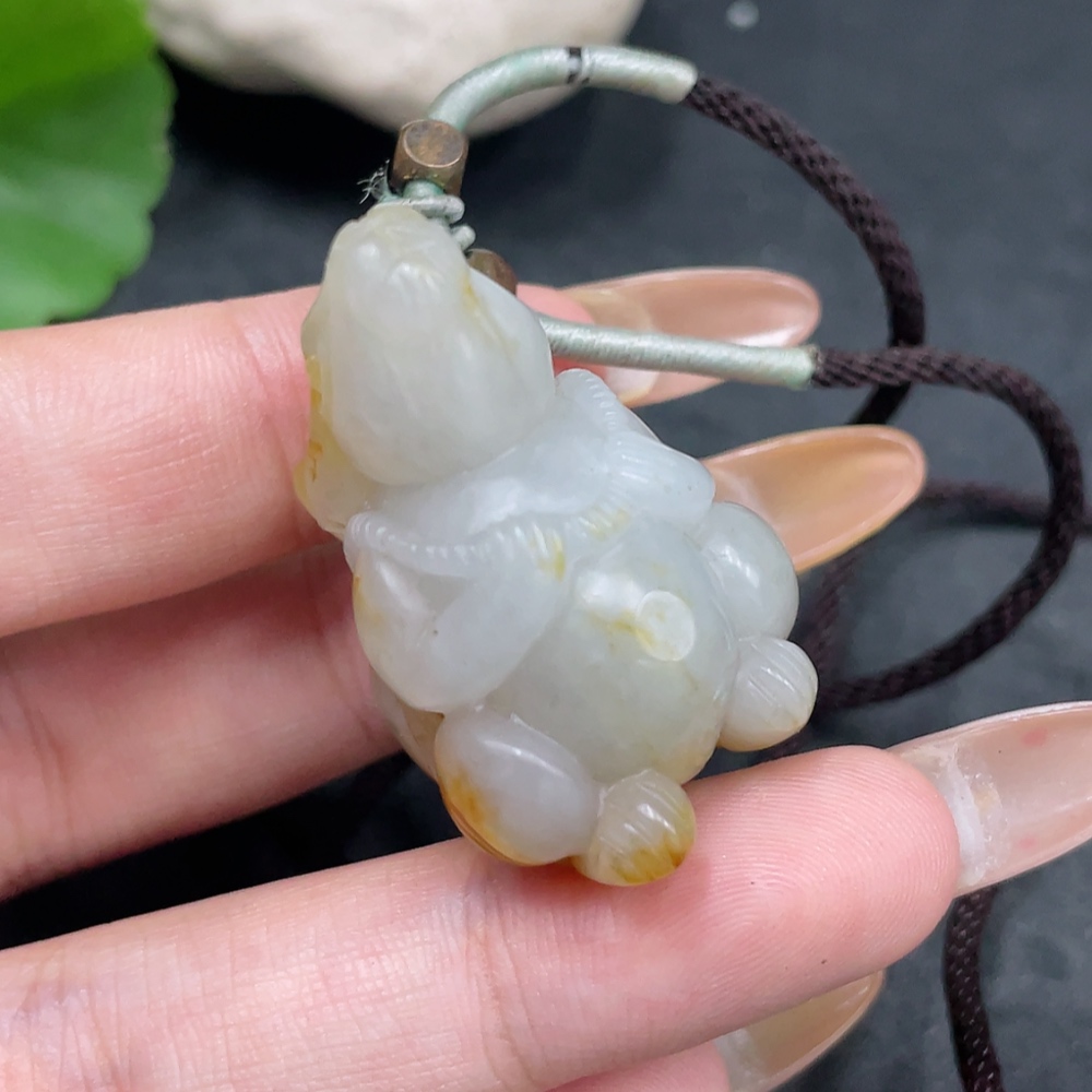 H32797980 Prosperity Brings Wealth