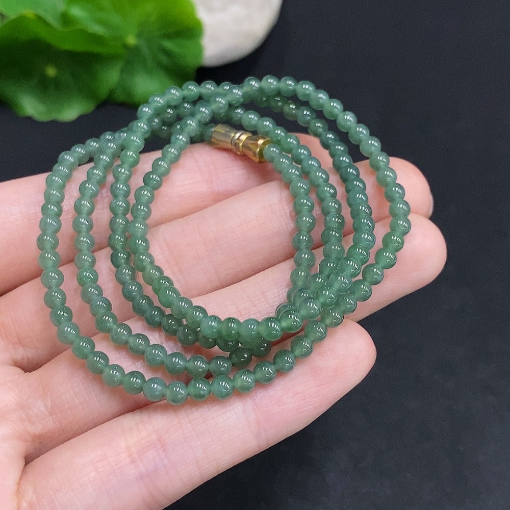 F35123960 Jadeite bead necklace, non-gold inlaid, total weight approximately 13.1g, bead size about 3.3mm