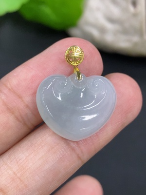 F46598489 翡翠心形挂件 18k金扣头 货品总重约3.27g