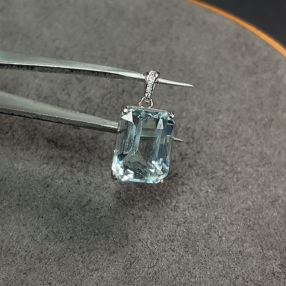 C34038121 Aquamarine Pendant Non-Gold Total Weight Approx. 2.82g