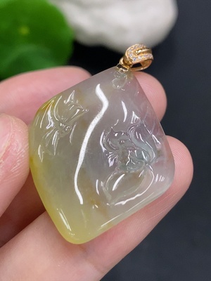 F34022100 Jadeite Flower Blossom and Wealth Pendant with 18K Gold Bail, Total Weight Approx. 6.3g (Yellow Color Origin Undetermined)