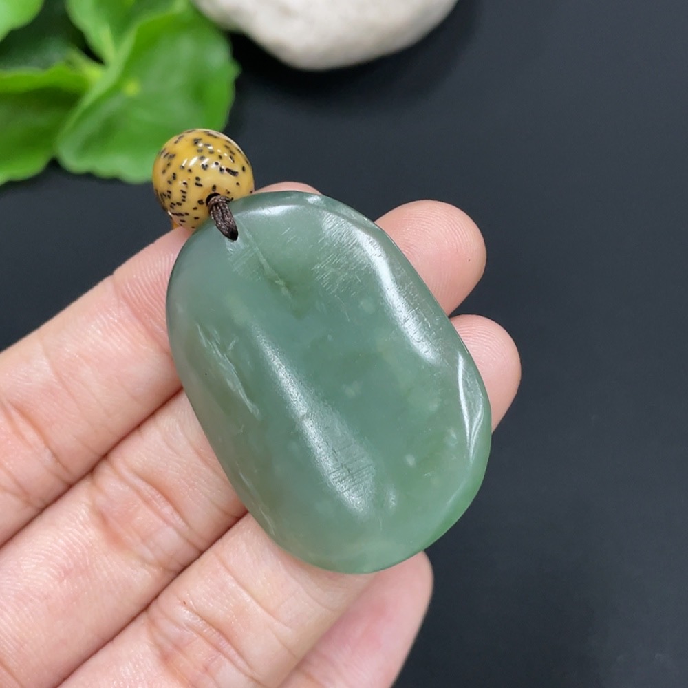 H29352918 Hetian Jade Pendant with Non-Hetian Jade Chain Total Weight Approx. 38.9g (Incl. Chain)