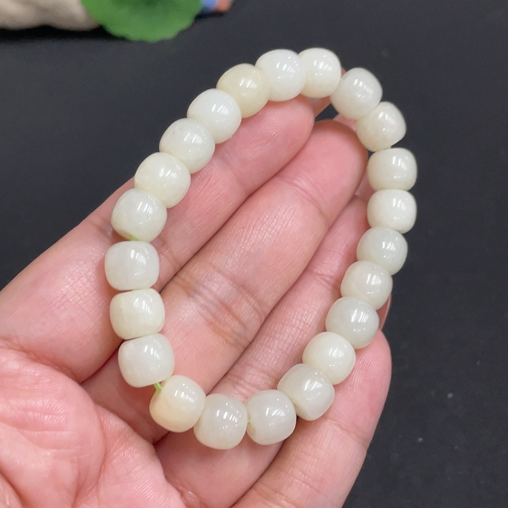 H35101738 Hetian Jade Bracelet, approx. 8.7mm, total weight about 24.8g