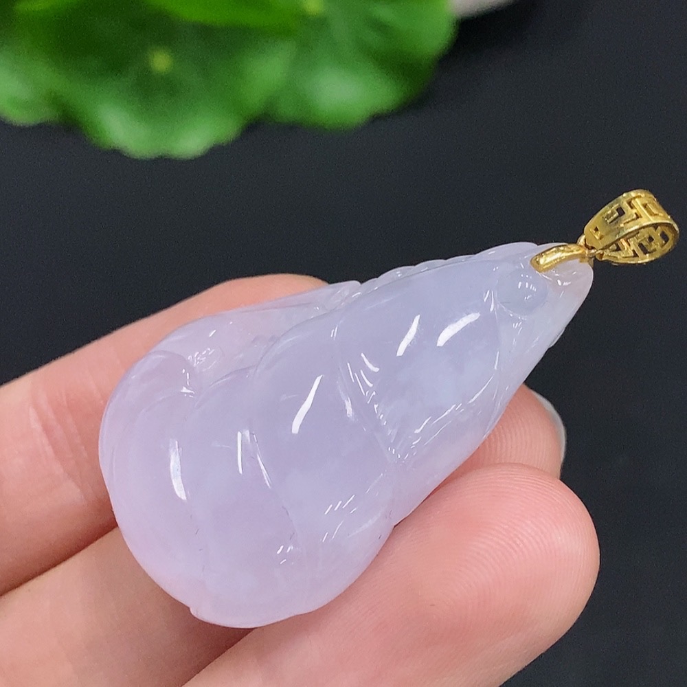 F32758266 Jadeite Crayfish Pendant with 18K Gold Clasp, Total Weight Approximately 17g