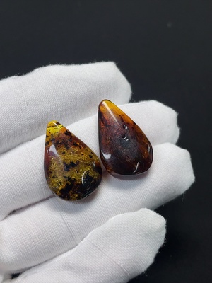 C46535703 琥珀蜜蜡挂件 货品总重约3.08g 一手走