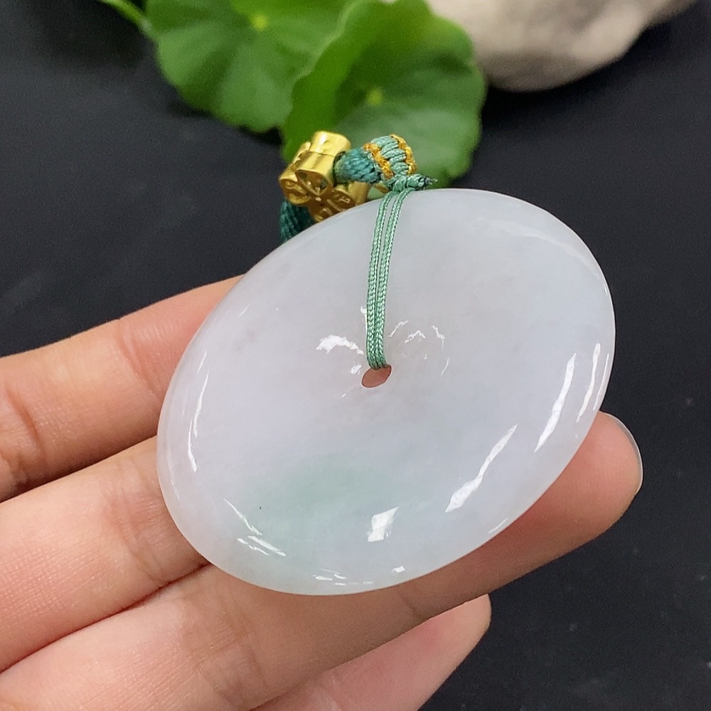 F30564446 JadeitePeace Knot Pendant