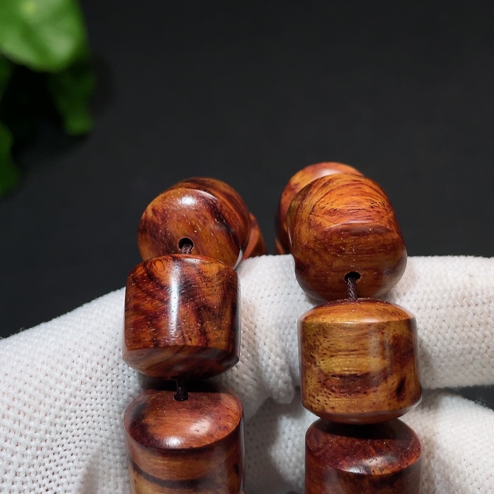 W33937204 Huanghuali Long Strand, Total Weight Approx. 59.7g, Bead Size 14.9mm