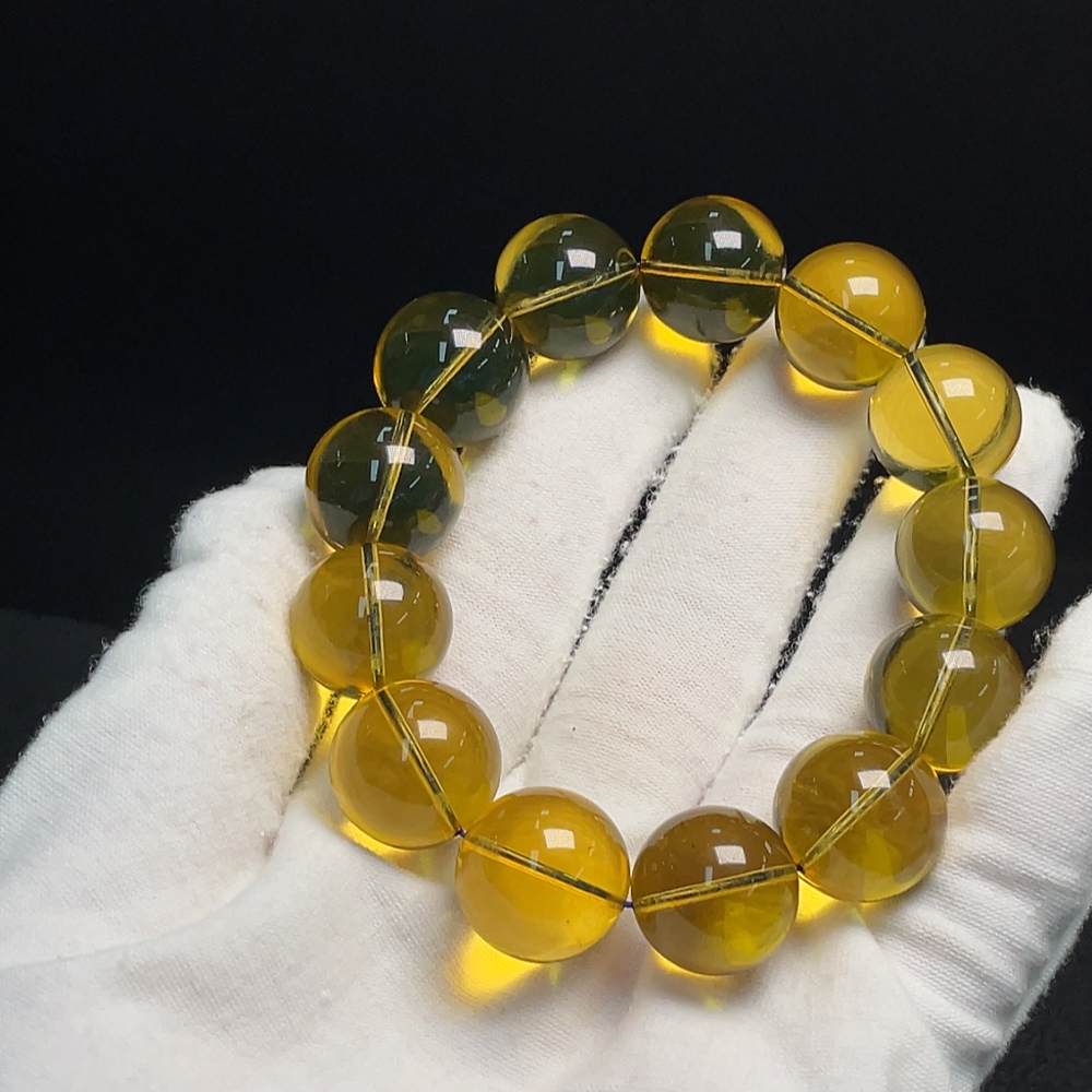 C34009605 Amber Beeswax Bracelet, Total Weight Approx. 30.73g, Size Approx. 15.8mm