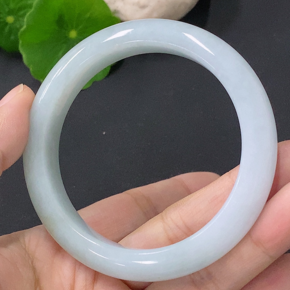 F33829309 Jadeite Regular Bangle