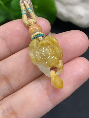 F33856799 JadeiteLotus Pendant Total Weight Approx. 3.7g (including cord weight) Color origin undetermined