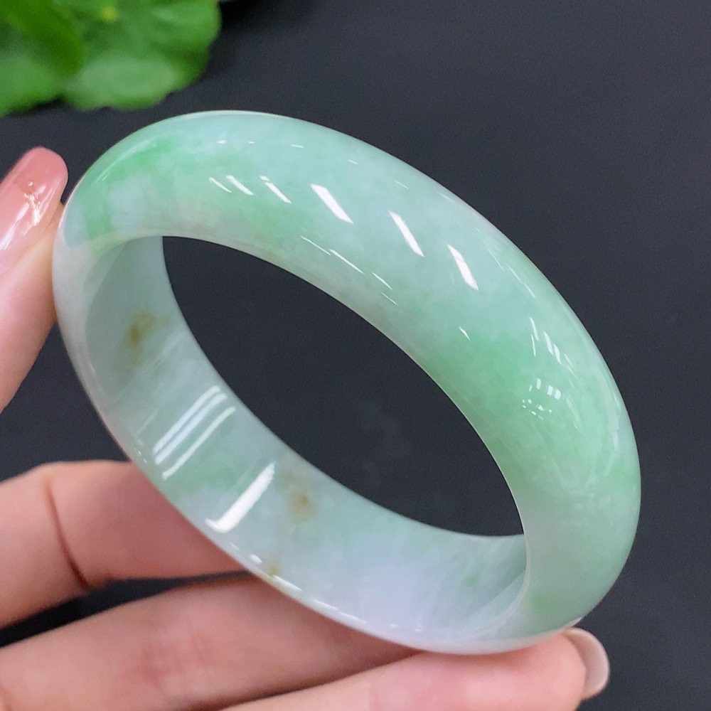 F26015955 Jadeite Round Bangle