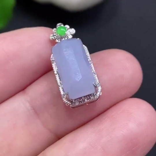 F33933563 Jadeite Inlaid Pendant 18k Gold Total Weight Approx. 2g