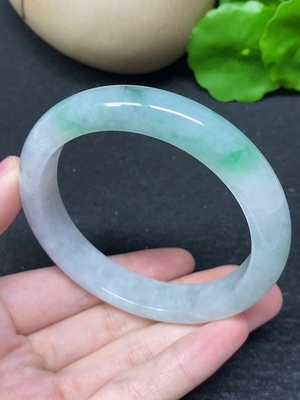 F45335098 翡翠正圈手镯 总重约58.29g 圈口57.8 （修复）