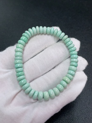 C41833259 绿松石手串 含其他矿物成分  货品总重约13.14克 卡7.8mm左右
