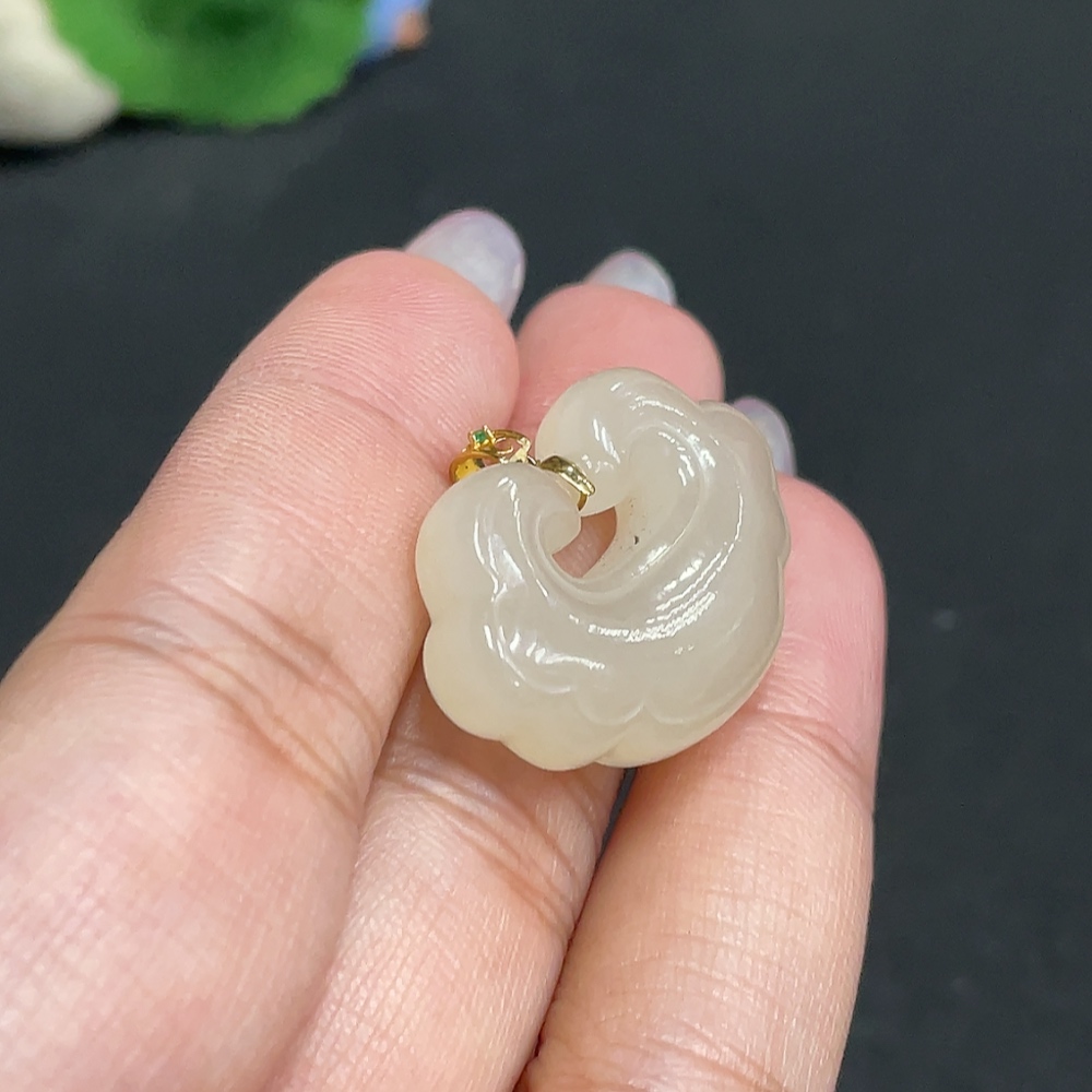 H34957083 Hetian Jade Inlaid Pendant Ruyi Total Weight About 7.9g 18k